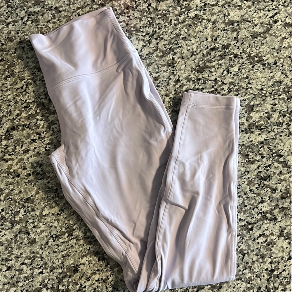 Lavender aligns ! Tag ripped off, but never worn!